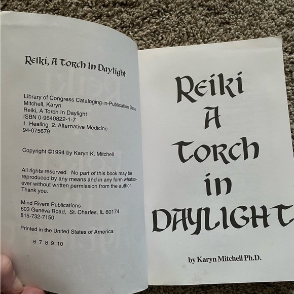 Book Reiki: A Torch in Daylight by Karyn K. Mitchell A Reiki reference guide - Picture 4 of 9
